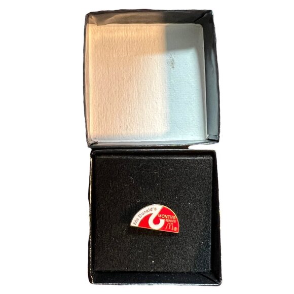 McDonalds Pin 6 Months Service Crew Member Employee Vintage‎ 1980s - Picture 1 of 6